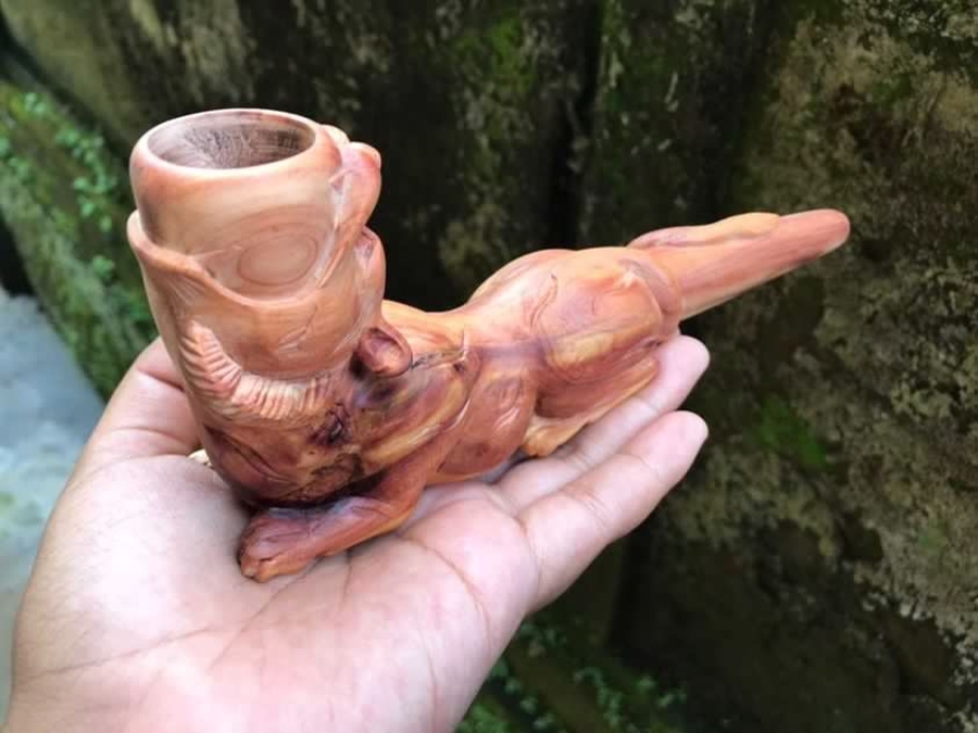 Tiger Mapacho Smoking Pipe in Fragrant Cemara Wood – Handmade in Bali by Dewata Studio