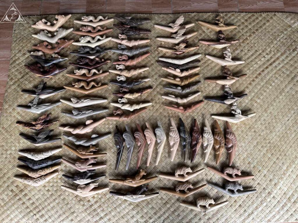 Our catalog includes more than 150 version of carving Kuripies and Tepies and Smoking pipes. Dewata Studio wholesale.